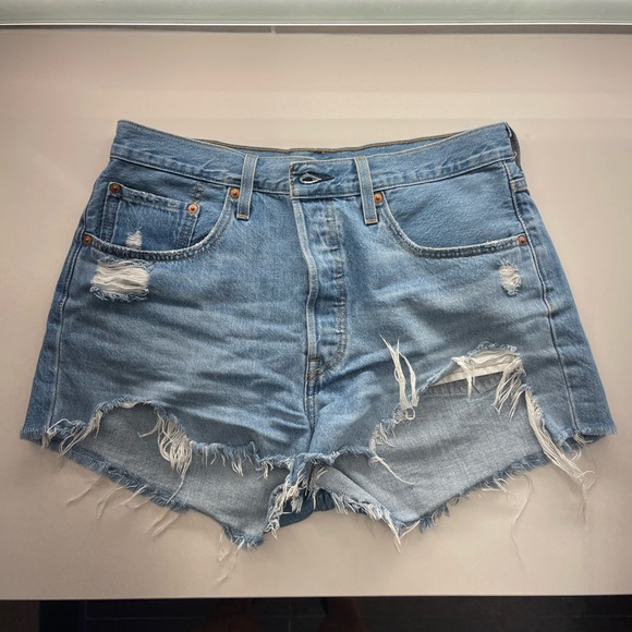 Levi’s cut off shorts - Picture 1 of 3